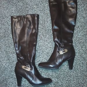 Madeline Stuart boots